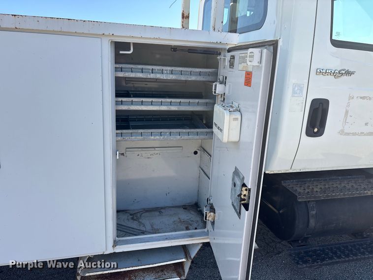 image for item DV8509 2008 International DuraStar 4300 bucket truck