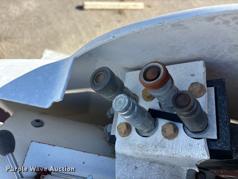 image for item DV8509 2008 International DuraStar 4300 bucket truck