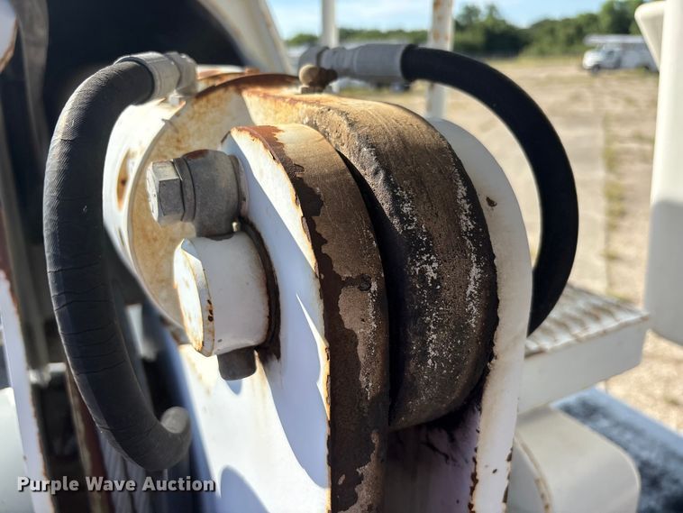 image for item DV8509 2008 International DuraStar 4300 bucket truck