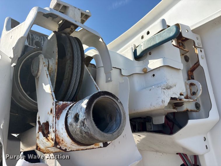image for item DV8509 2008 International DuraStar 4300 bucket truck