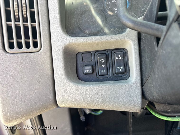 image for item DV8509 2008 International DuraStar 4300 bucket truck