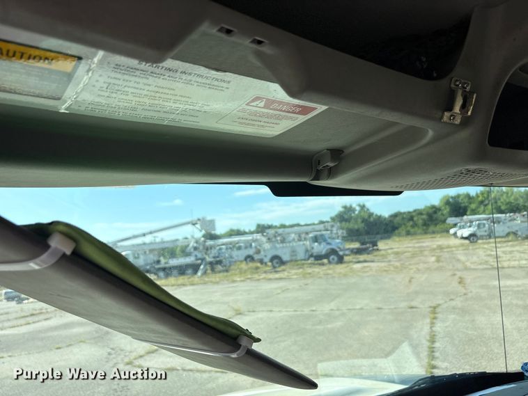image for item DV8509 2008 International DuraStar 4300 bucket truck