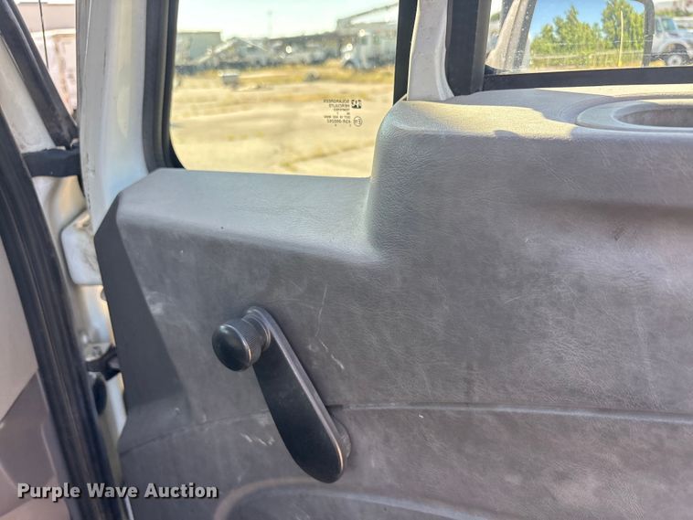 image for item DV8509 2008 International DuraStar 4300 bucket truck