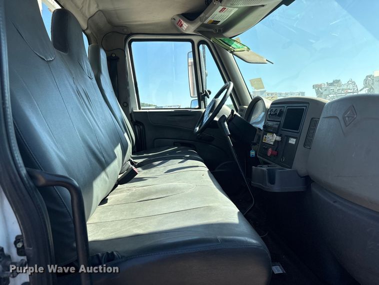image for item DV8509 2008 International DuraStar 4300 bucket truck
