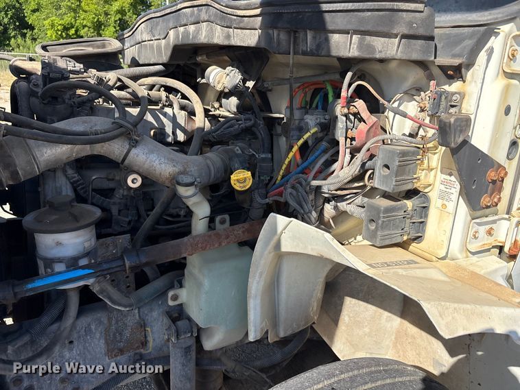 image for item DV8509 2008 International DuraStar 4300 bucket truck