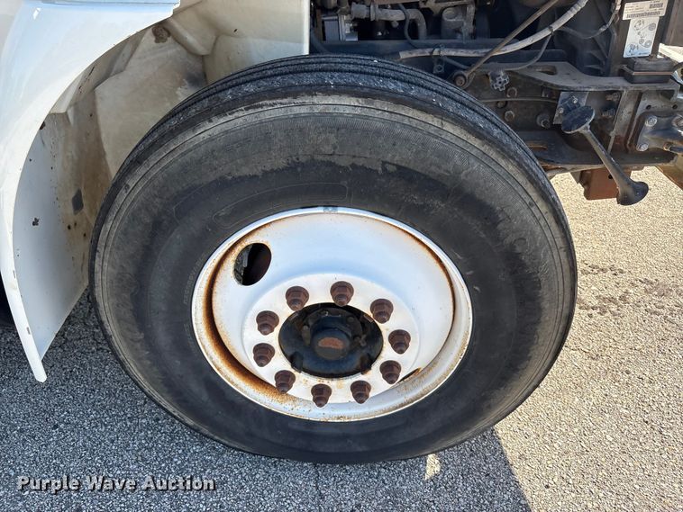 image for item DV8509 2008 International DuraStar 4300 bucket truck