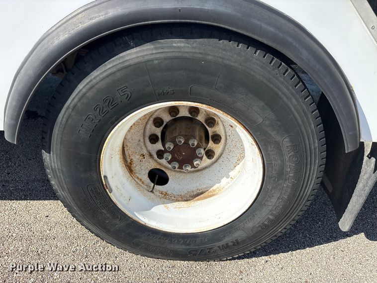 image for item DV8509 2008 International DuraStar 4300 bucket truck