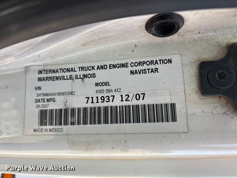 image for item DV8509 2008 International DuraStar 4300 bucket truck