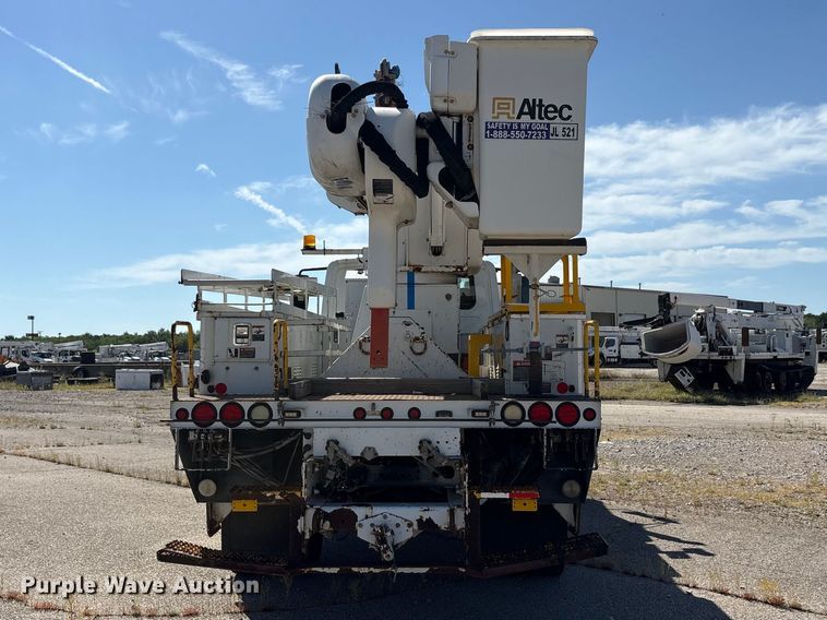 image for item DV8510 2012 International WorkStar 7300 bucket truck
