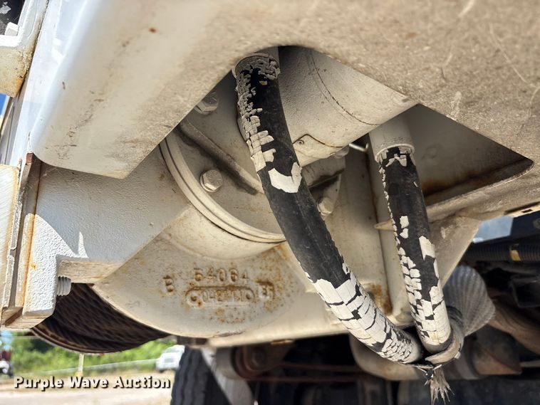 image for item DV8510 2012 International WorkStar 7300 bucket truck