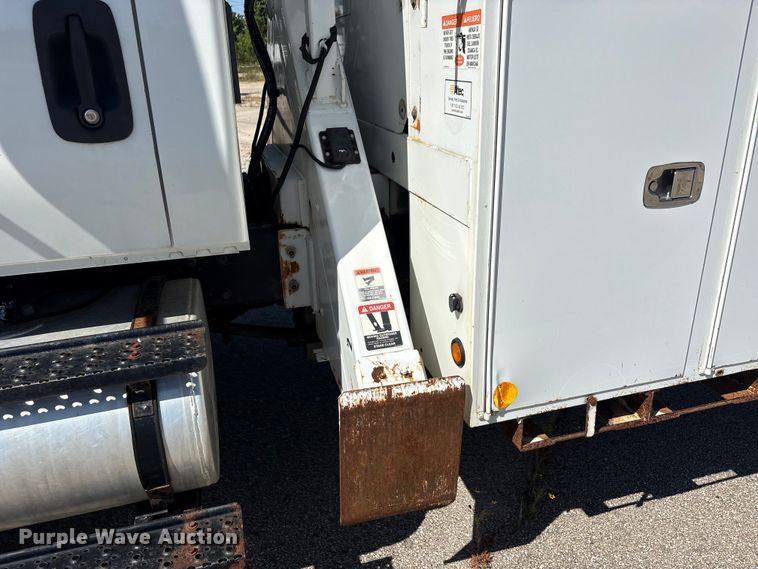image for item DV8510 2012 International WorkStar 7300 bucket truck