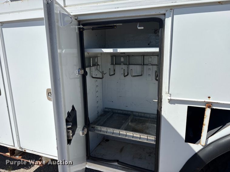 image for item DV8510 2012 International WorkStar 7300 bucket truck