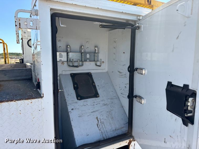 image for item DV8510 2012 International WorkStar 7300 bucket truck