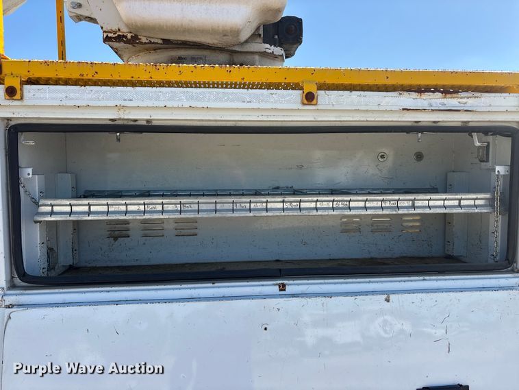 image for item DV8510 2012 International WorkStar 7300 bucket truck