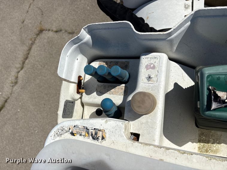 image for item DV8510 2012 International WorkStar 7300 bucket truck