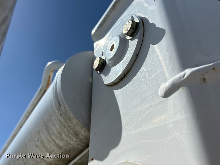 image for item DV8510 2012 International WorkStar 7300 bucket truck