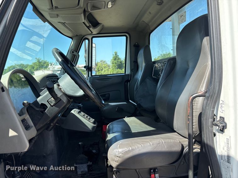 image for item DV8510 2012 International WorkStar 7300 bucket truck