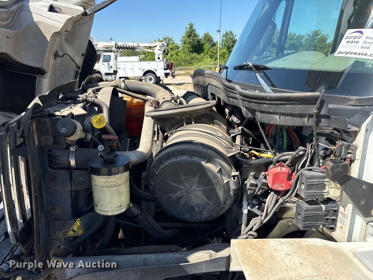 image for item DV8510 2012 International WorkStar 7300 bucket truck