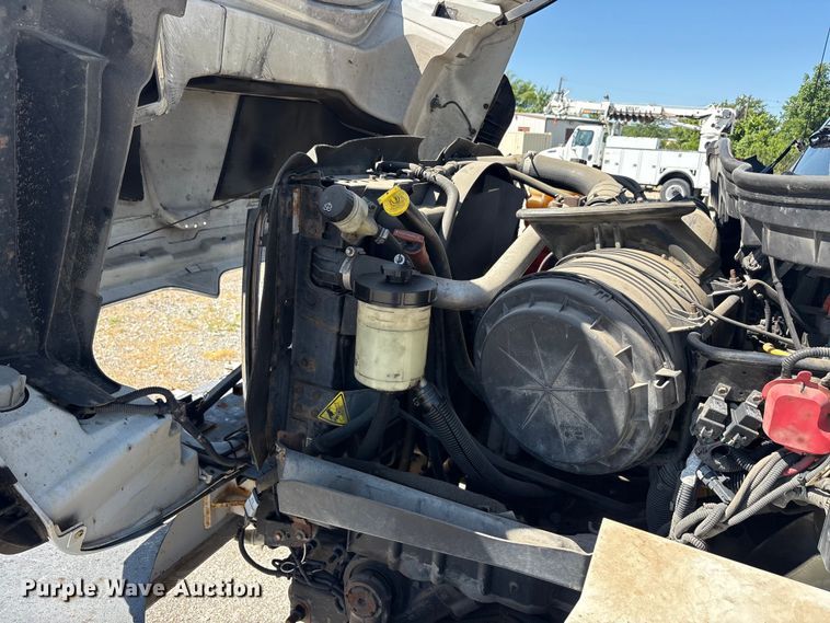 image for item DV8510 2012 International WorkStar 7300 bucket truck