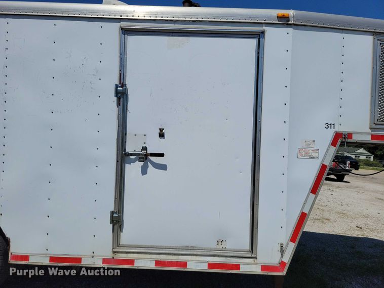 image for item DZ7127 1999 Featherlight enclosed cargo trailer