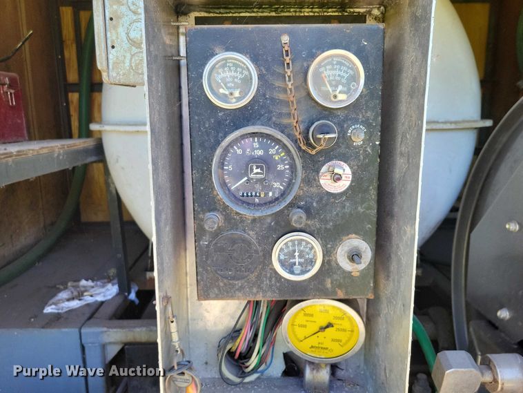 image for item DZ7127 1999 Featherlight enclosed cargo trailer