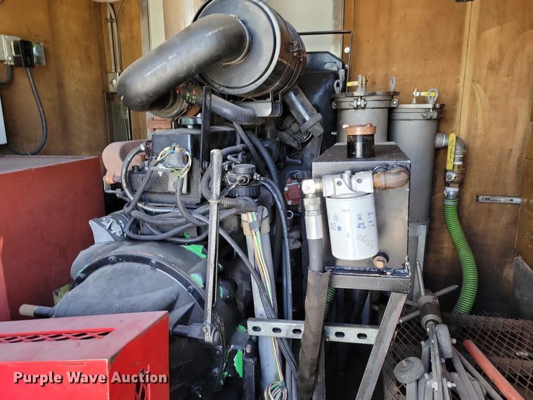 image for item DZ7127 1999 Featherlight enclosed cargo trailer