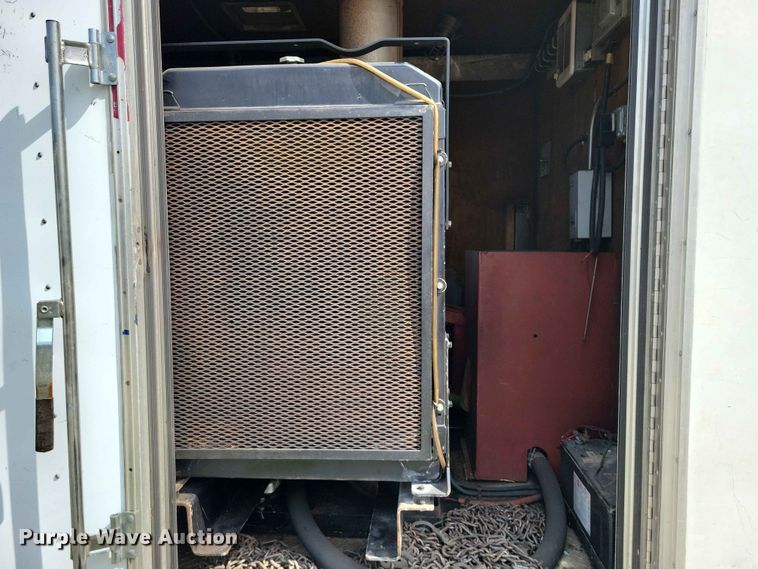 image for item DZ7127 1999 Featherlight enclosed cargo trailer