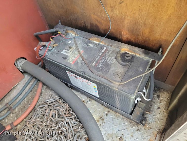 image for item DZ7127 1999 Featherlight enclosed cargo trailer