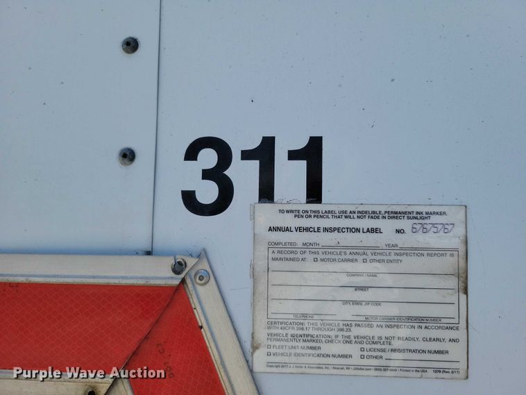 image for item DZ7127 1999 Featherlight enclosed cargo trailer