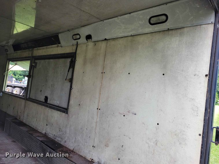 image for item DZ7129 2005 Kiefer-built enclosed cargo trailer