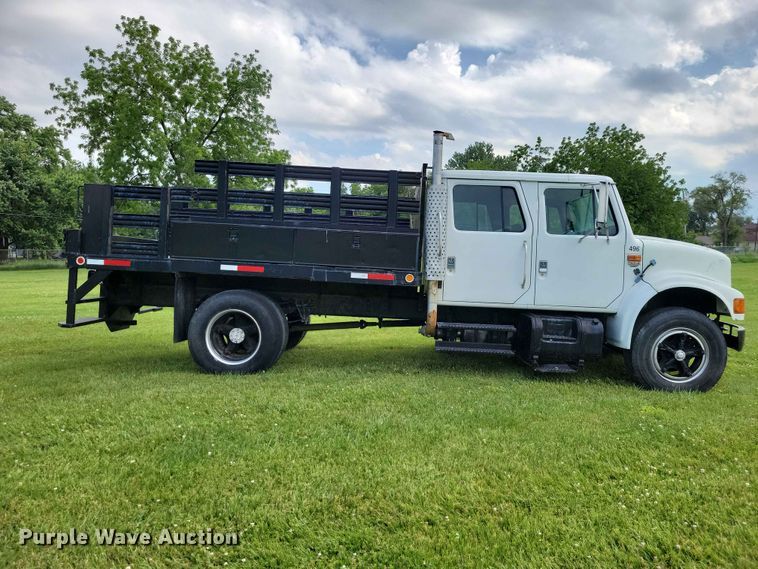 image for item DZ7130 1994 International 4600 flatbed truck