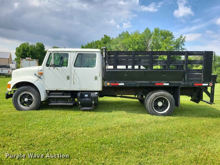 image for item DZ7130 1994 International 4600 flatbed truck