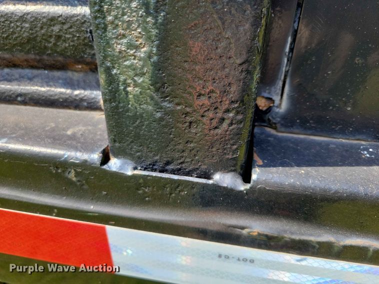 image for item DZ7130 1994 International 4600 flatbed truck