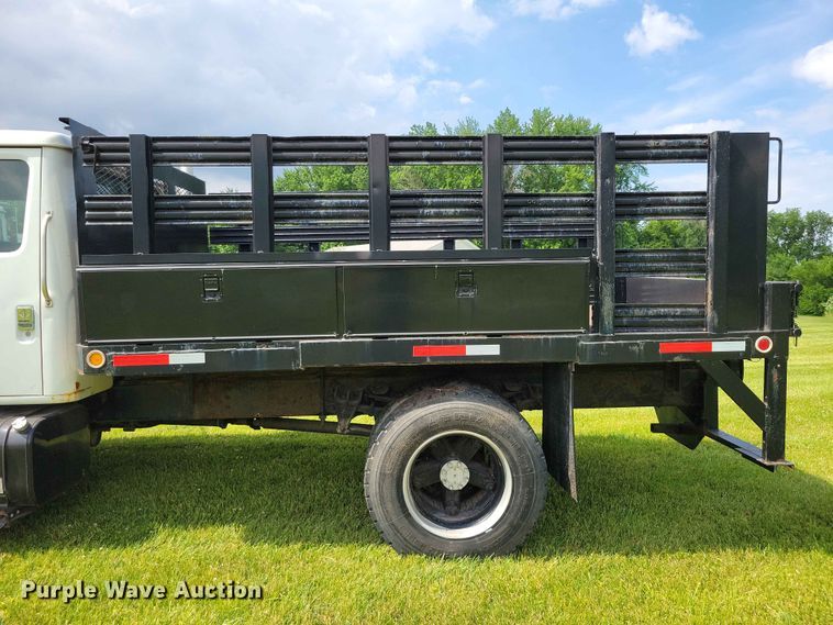 image for item DZ7130 1994 International 4600 flatbed truck