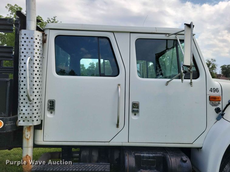 image for item DZ7130 1994 International 4600 flatbed truck