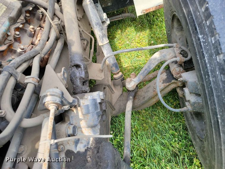 image for item DZ7130 1994 International 4600 flatbed truck