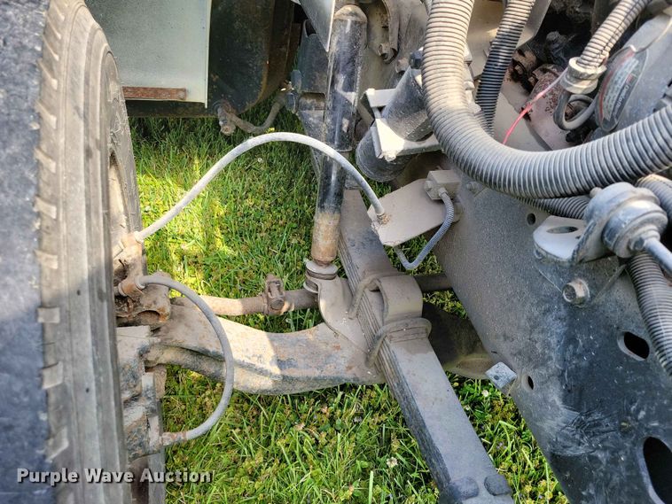 image for item DZ7130 1994 International 4600 flatbed truck