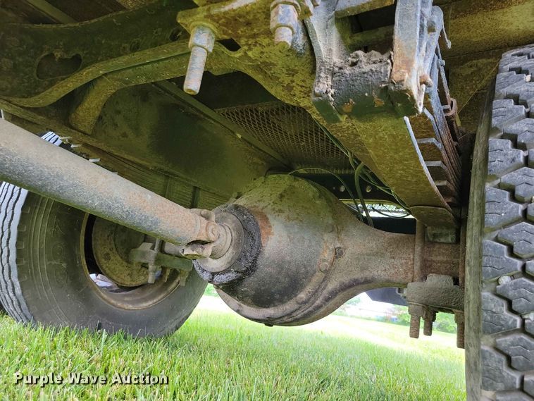 image for item DZ7130 1994 International 4600 flatbed truck