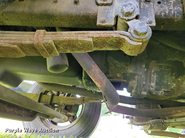 image for item DZ7130 1994 International 4600 flatbed truck