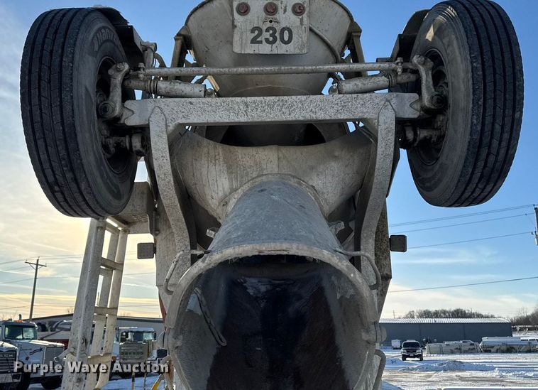 image for item EA2298 2013 Freightliner SD14 ready mix truck