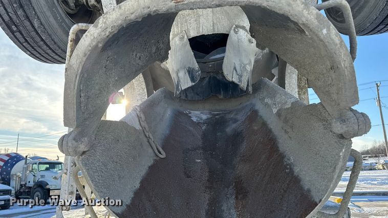 image for item EA2298 2013 Freightliner SD14 ready mix truck