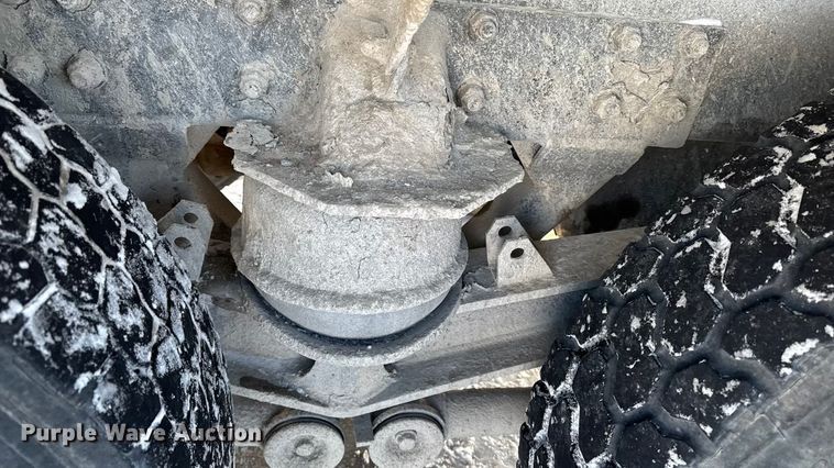 image for item EA2298 2013 Freightliner SD14 ready mix truck