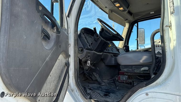 image for item EA2298 2013 Freightliner SD14 ready mix truck