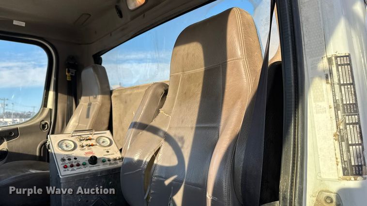 image for item EA2298 2013 Freightliner SD14 ready mix truck