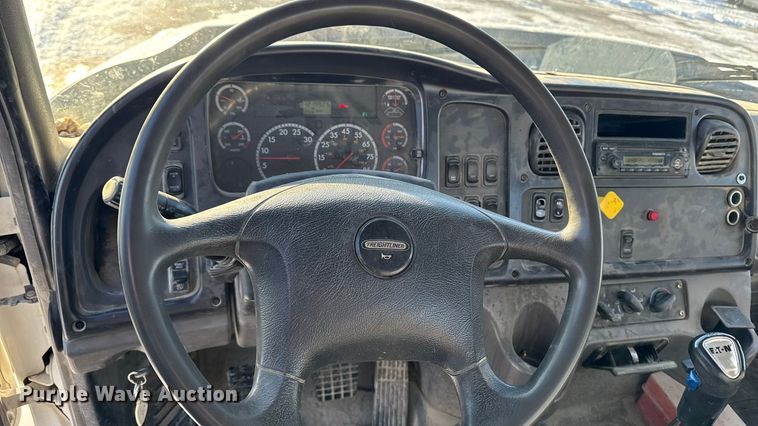 image for item EA2298 2013 Freightliner SD14 ready mix truck