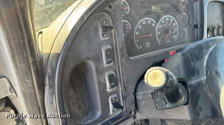 image for item EA2298 2013 Freightliner SD14 ready mix truck