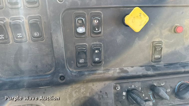 image for item EA2298 2013 Freightliner SD14 ready mix truck
