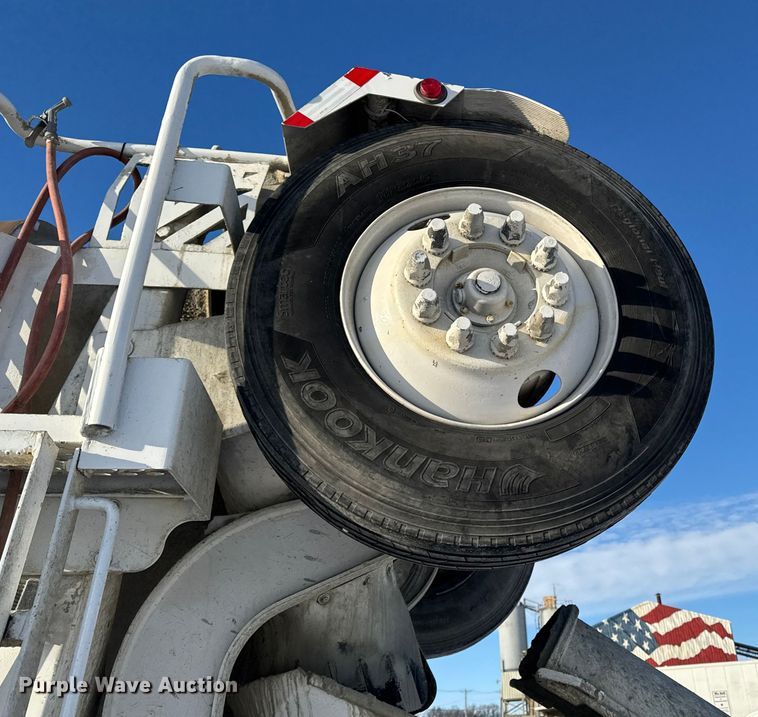 image for item EA2298 2013 Freightliner SD14 ready mix truck
