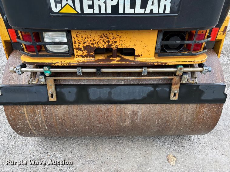 image for item EA4923 2009 Caterpillar CB32 double drum vibratory roller