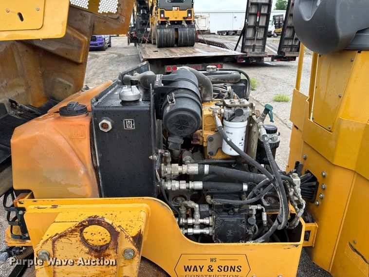 image for item EA4923 2009 Caterpillar CB32 double drum vibratory roller